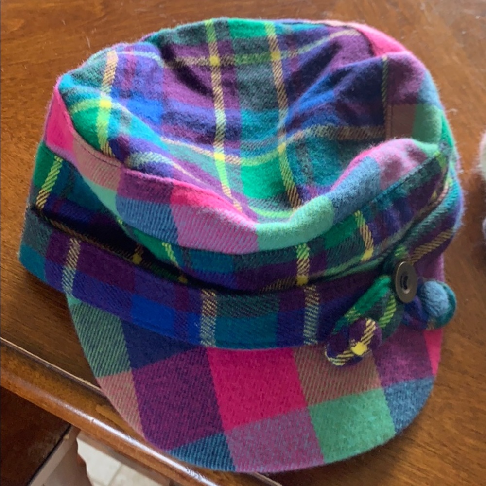 D&Y and Manhaitan Hai Company hats